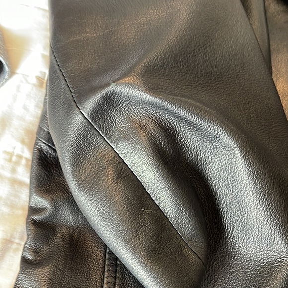 Danier fitted leather blazer - Picture 8 of 10